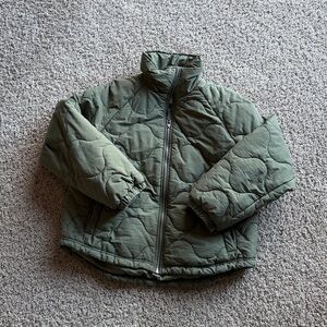 Women’s Quilted Puffer Jacket in Army Green Size L / Athletic Jacket